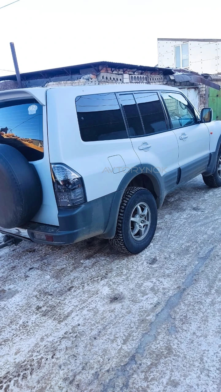 Mitsubishi Pajero, 2004