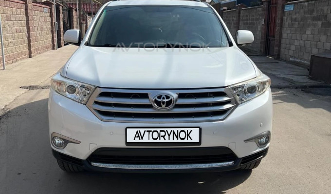 Toyota Highlander 2011 года