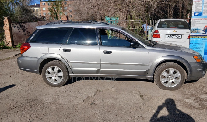 Subaru Legacy 2005 года