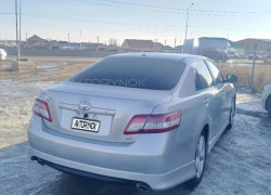 Toyota Camry 2010 года