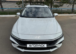 Hyundai Elantra 2024 года