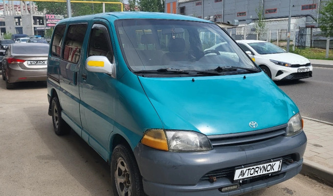 Toyota Hiace 1999 года