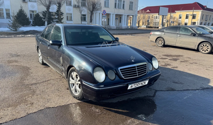 Mercedes-Benz E-Класс 2000 года