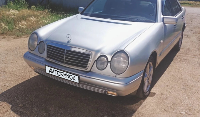 Mercedes-Benz E-Класс 1996 года