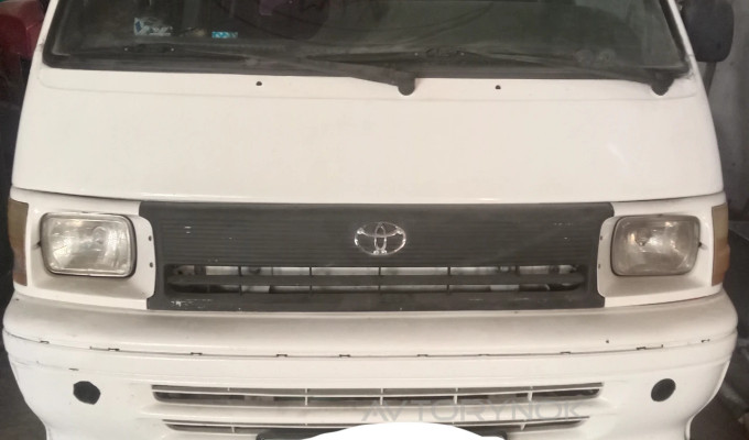 Toyota Hiace 1998 года