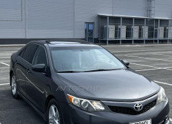 Toyota Camry 2013 года