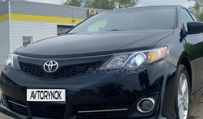 Toyota Camry 2013 года