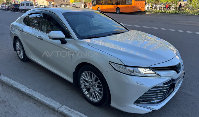 Toyota Camry 2021 года