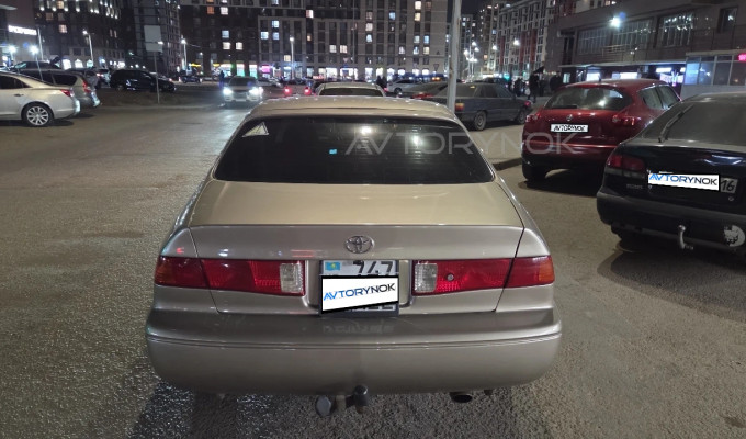 Toyota Camry 2001 года