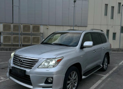 Lexus LX 2011 года