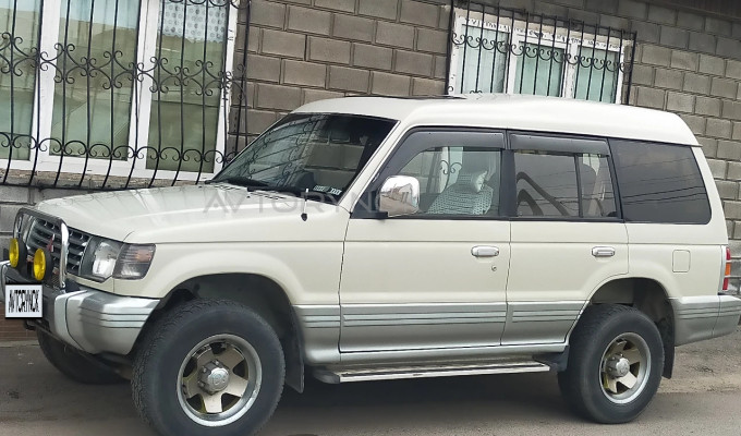 Mitsubishi Pajero 1992 года