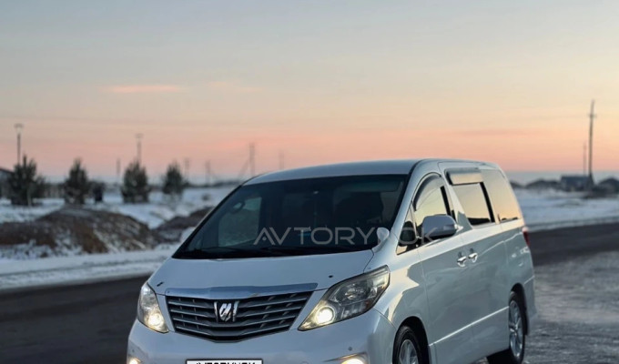 Toyota Alphard 2010 года