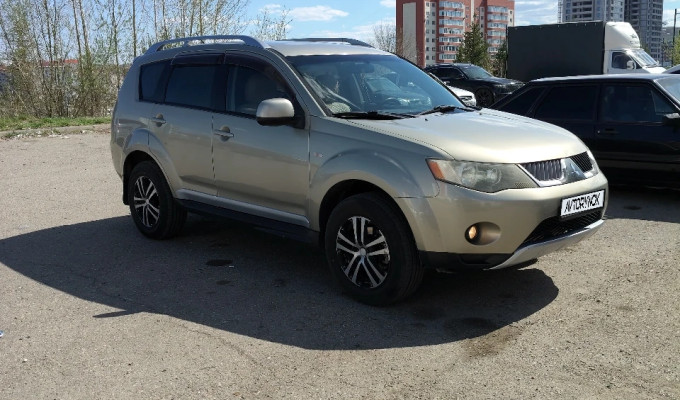 Mitsubishi Outlander 2008 года