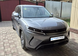 BYD Yuan Up 2025 года