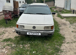 Volkswagen Passat 1993 года