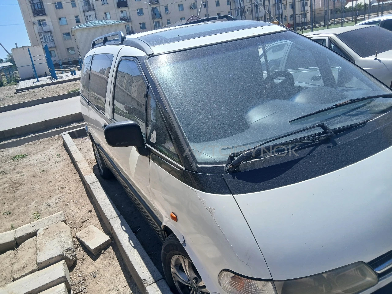 Toyota Previa, 1992