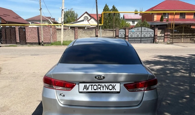 Kia K5 2016 года