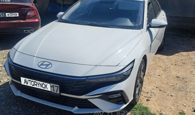 Hyundai Elantra 2024 года