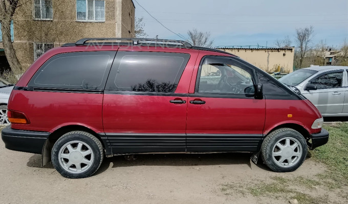 Toyota Previa 1992 года