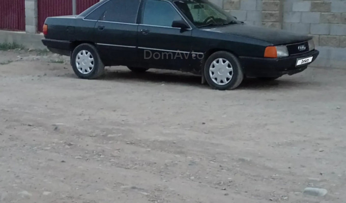 Audi 100 1988 года