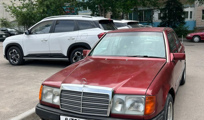 Mercedes-Benz E-Класс 1992 года