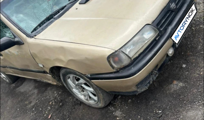 Nissan Primera 1992 года