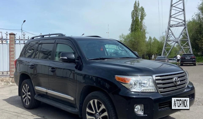 Toyota Land Cruiser 2015 года