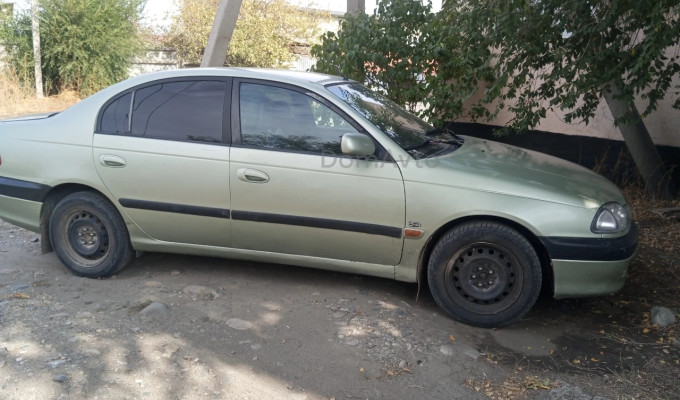 Toyota Avensis 1997 года