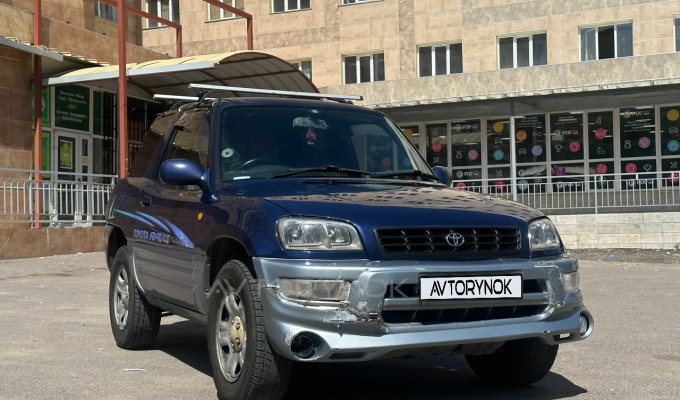 Toyota RAV4 1998 года