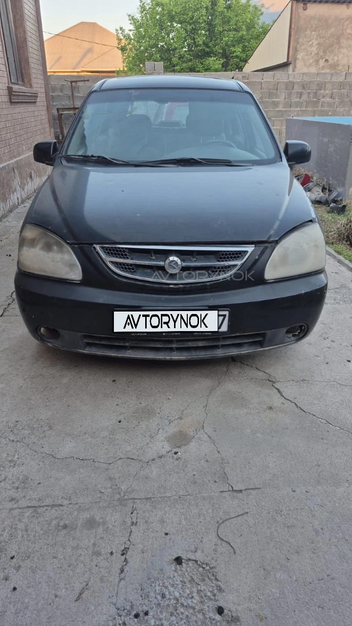 Kia Carens, 2004
