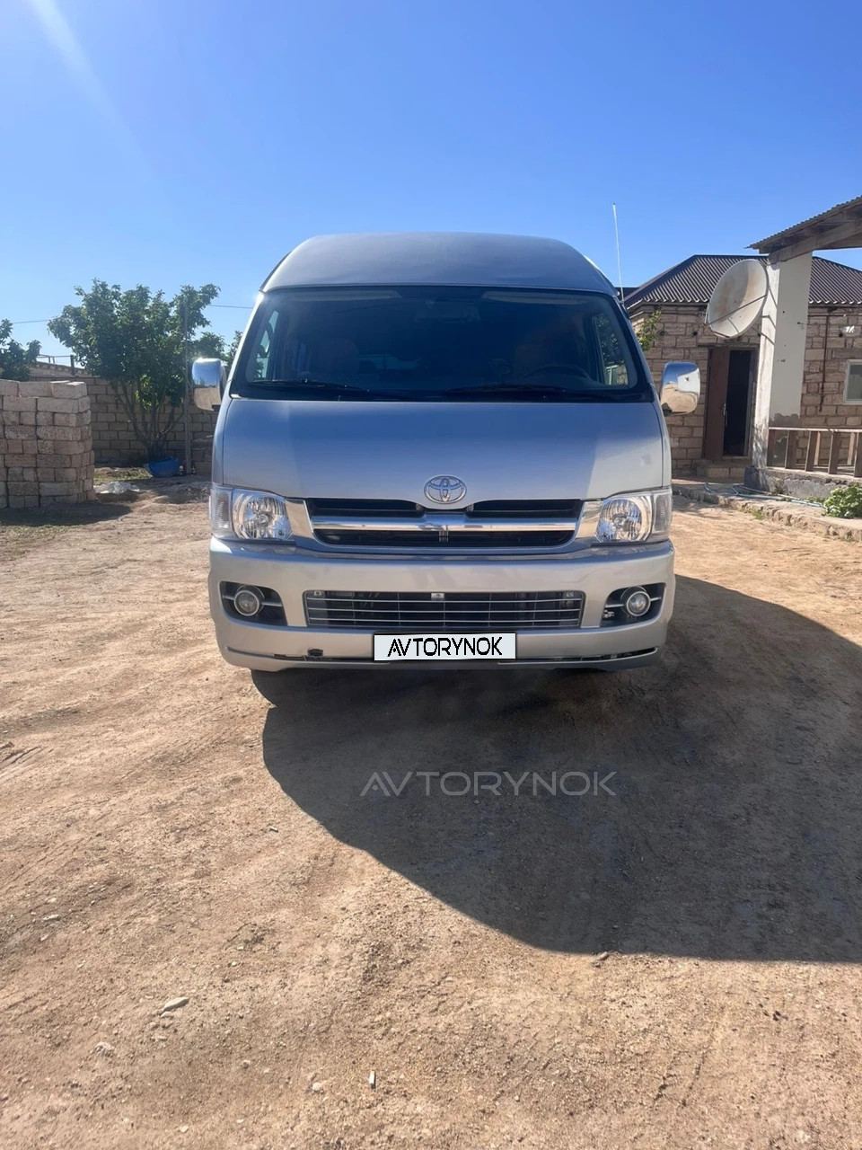 Toyota HiAce, 2005