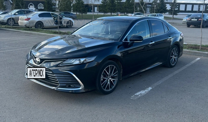 Toyota Camry 2023 года
