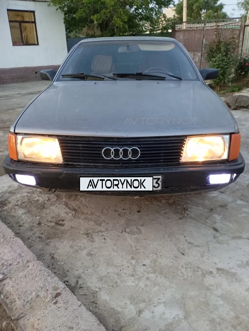 Audi 100, 1988