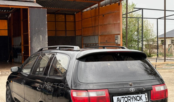 Toyota Caldina 1995 года