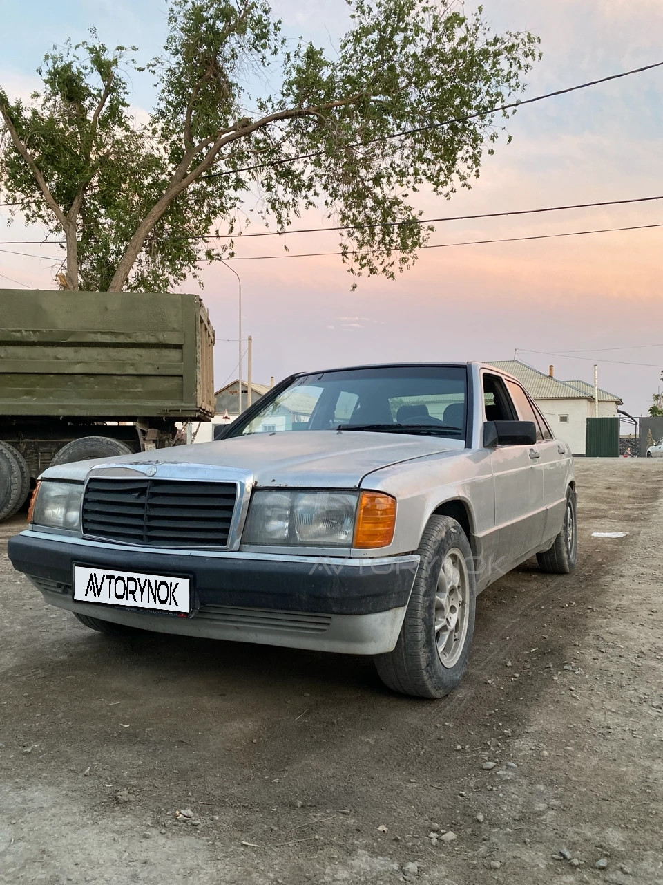 Mercedes-Benz 190, 1989