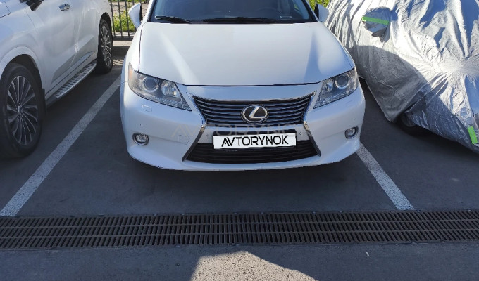 Lexus ES 2014 года