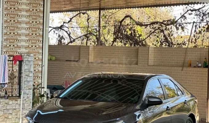 Toyota Camry 2015 года