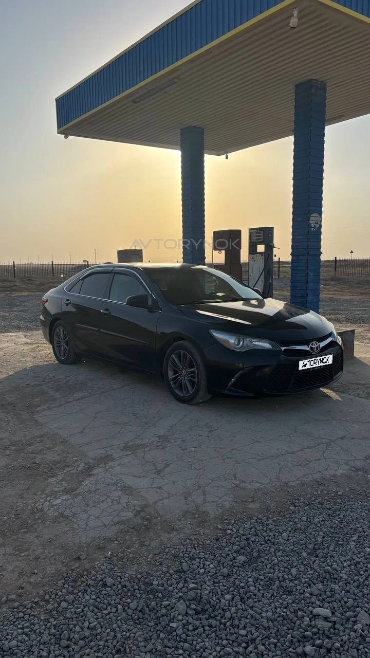 Toyota Camry, 2016