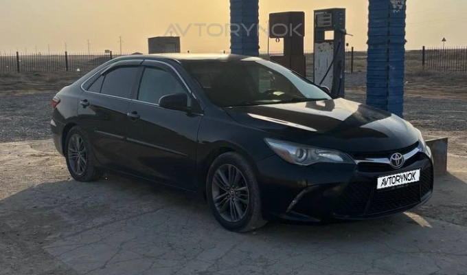 Toyota Camry 2016 года
