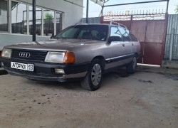 Audi 100 1988 года