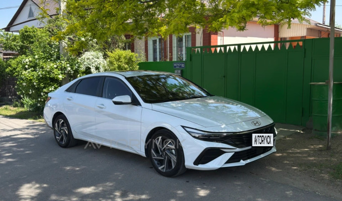 Hyundai Elantra 2024 года