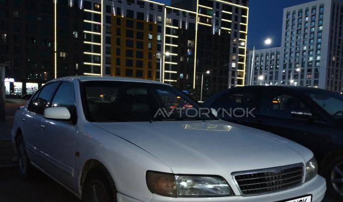Nissan Maxima 2000 года