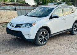 Toyota RAV4 2015 года