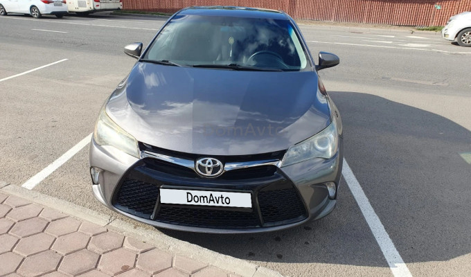Toyota Camry 2016 года