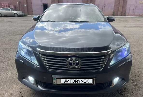 Toyota Camry 2013 года