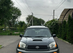Toyota RAV4 2003 года