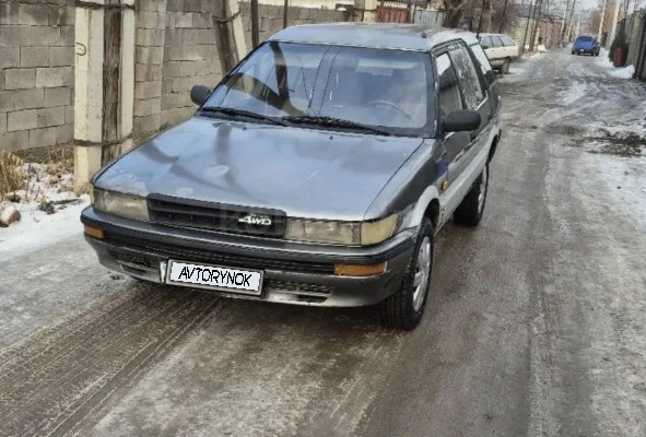 Toyota Corolla 1990 года