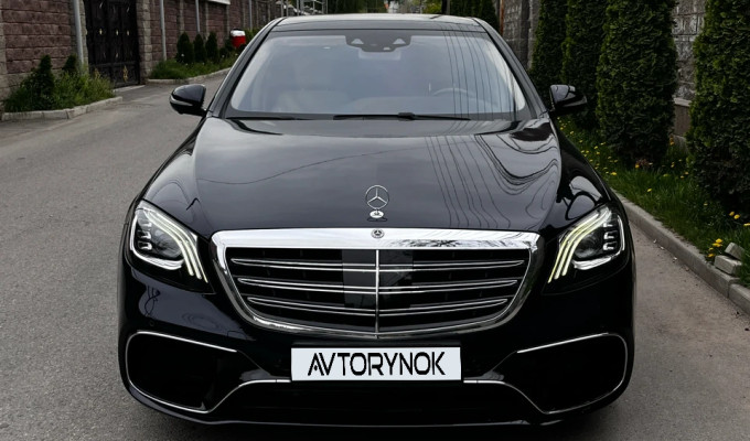 Mercedes-Benz S-Класс 2019 года