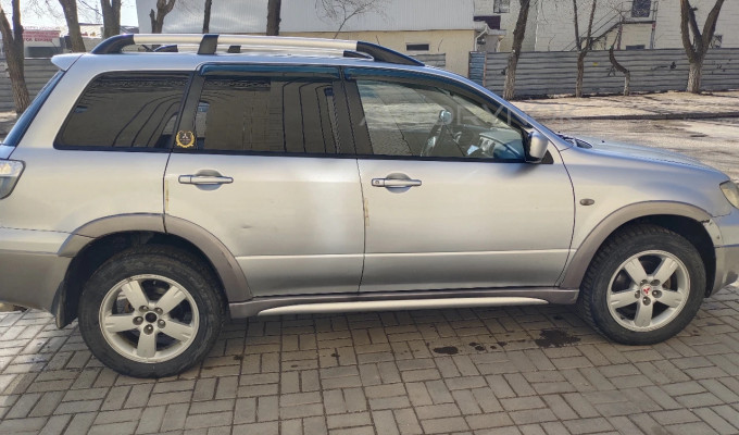 Mitsubishi Outlander 2006 года