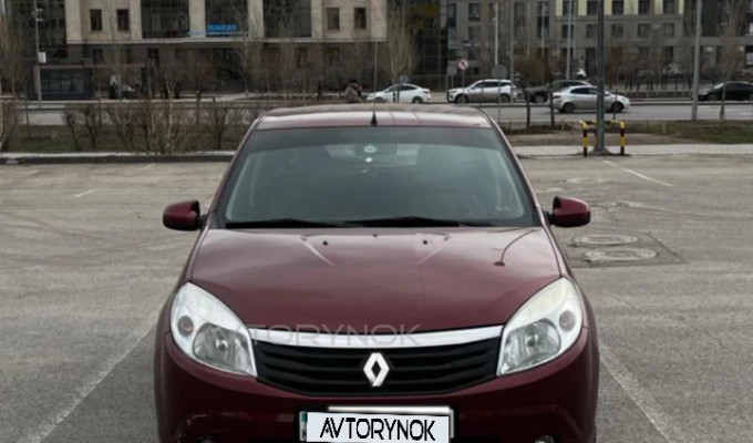 Renault Sandero 2013 года
